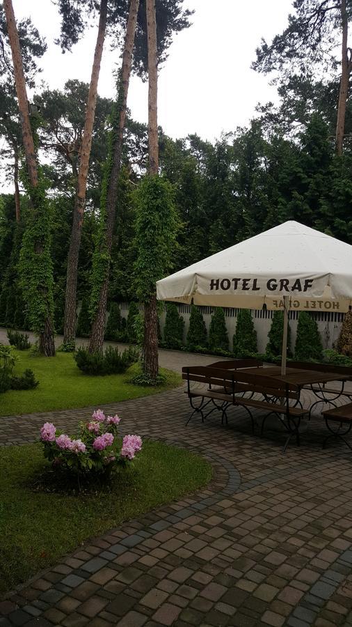 Hotel Graf Łask エクステリア 写真
