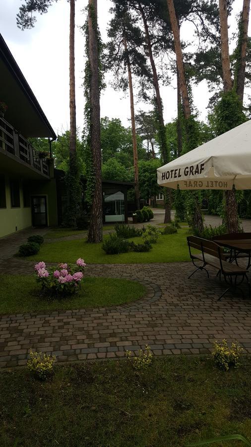 Hotel Graf Łask エクステリア 写真
