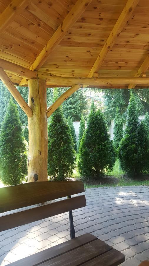 Hotel Graf Łask エクステリア 写真